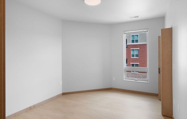 3 beds, 2 baths, 1,277 sqft, $3,200, Unit 215