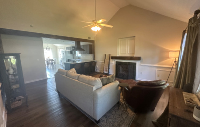 5121 SADDLE CIR