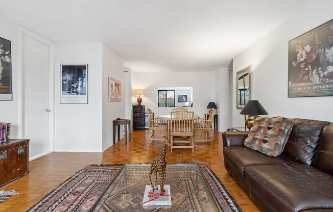 1 bed, 1.5 baths, 948 sqft, $5,800, Unit 16F