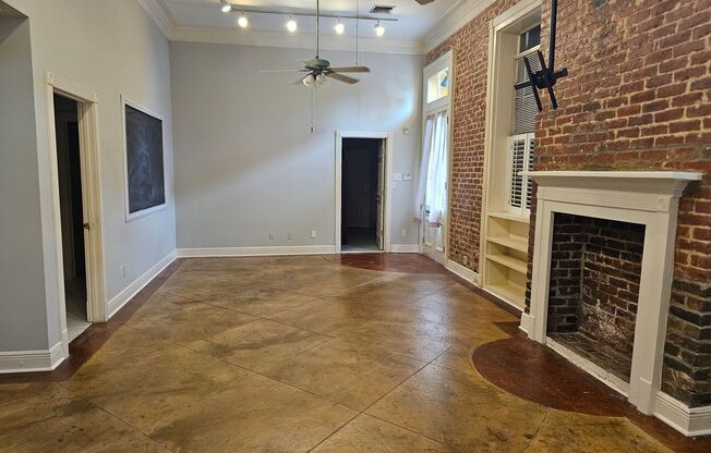 1 bed, 1 bath, 1,100 sqft, $1,950, Unit 601 Saint Joseph Street