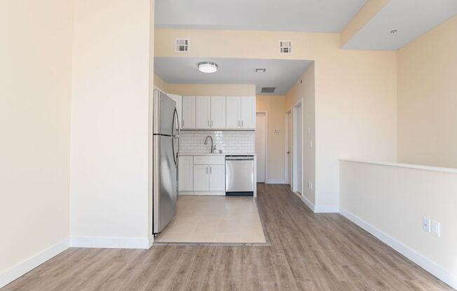 2 beds, 1 bath, 611 sqft, $2,100, Unit Unit 3