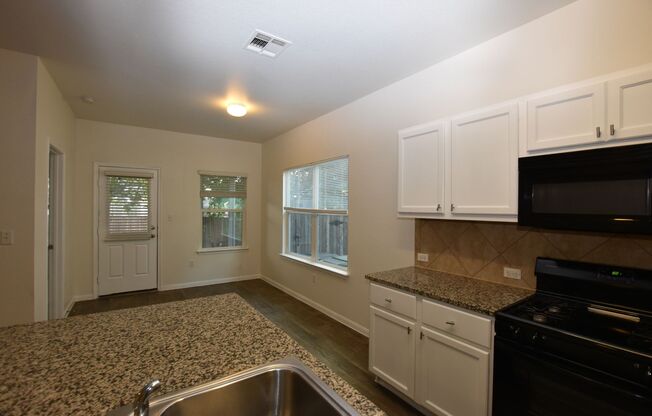 Charming 3-Bedroom Lease in the Heart of Kyle!