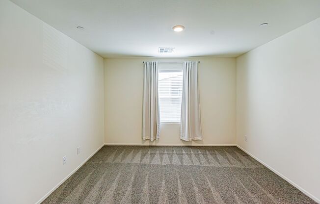 3 beds, 2.5 baths, $1,750