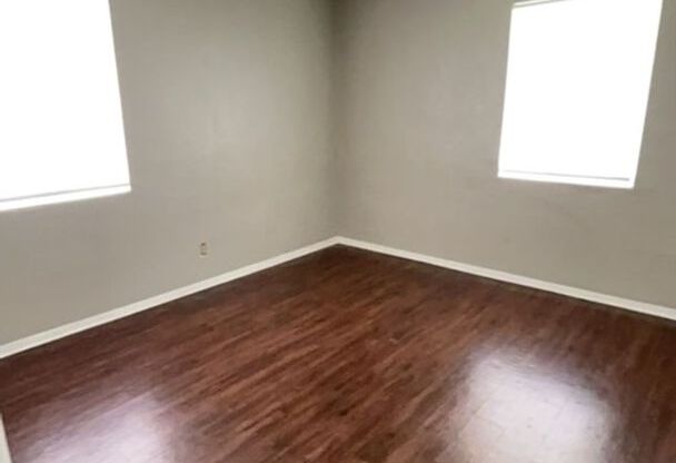 1322 W Rupe