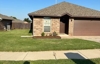 4 beds, 2 baths, $1,650