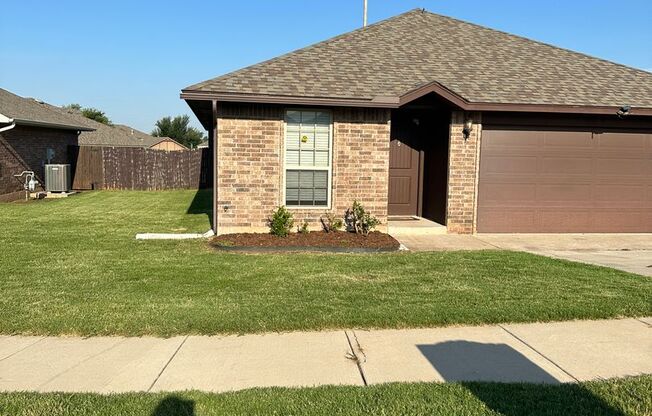 4 bd/2 ba - Wood Look Floors - Open Plan