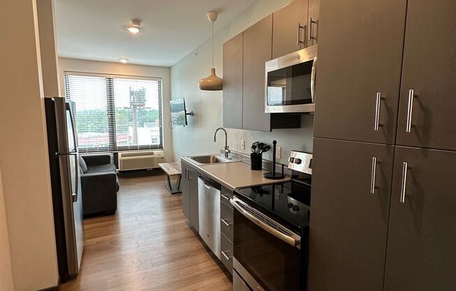 Studio, 1 bath, 400 sqft, $1,565, Unit 126 - Furnished