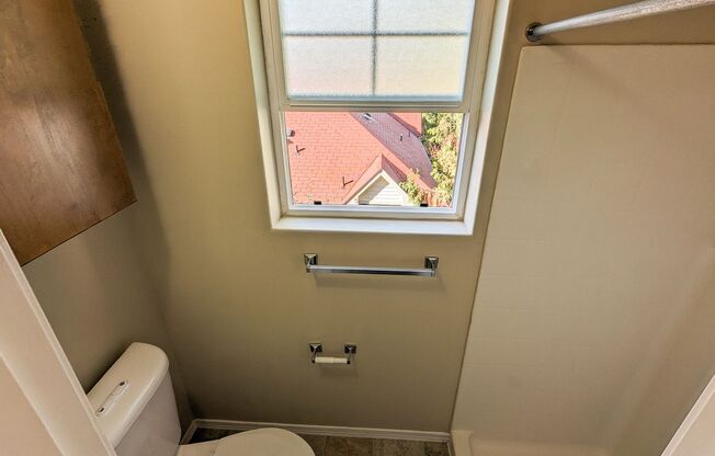 Studio, 1 bath, 137 sqft, $1,205, Unit 4D