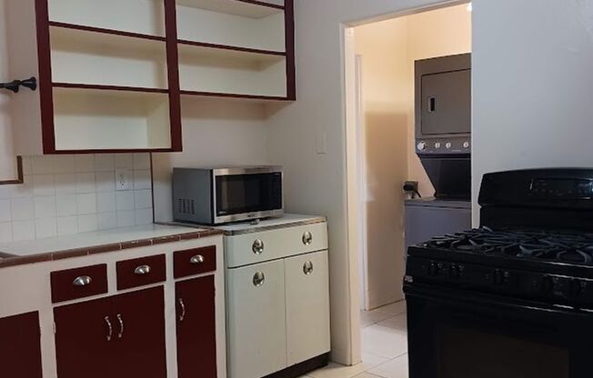 2 beds, 1 bath, $1,800