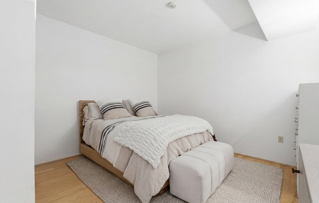 1 bed, 1 bath, 917 sqft, $4,500, Unit 414