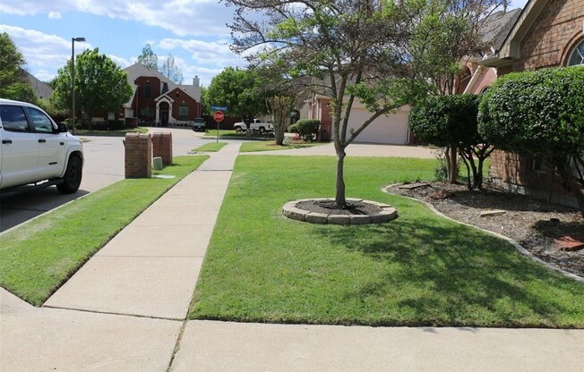 6614 BAYCREST CIR