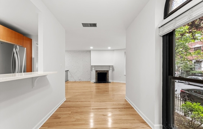 2 beds, 1.5 baths, 1,024 sqft, $4,600, Unit 102