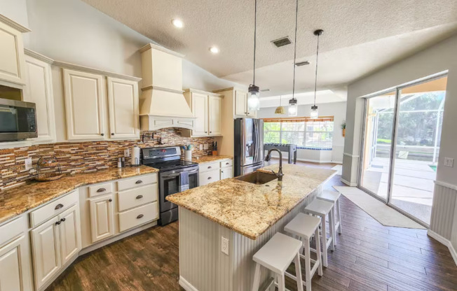 5 CROSSGATE W