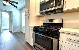 1 bed, 1 bath, $1,900, Unit 06