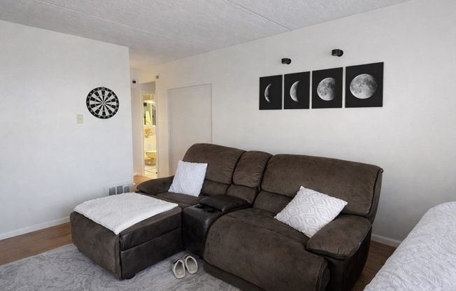 1 bed, 1 bath, 350 sqft, $1,890, Unit 704