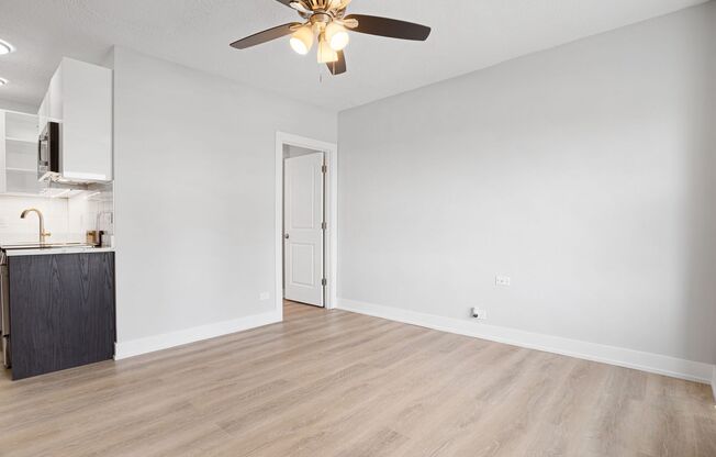 2 beds, 1 bath, 430 sqft, $2,150, Unit 7E
