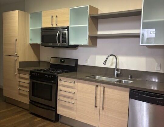 1 bed, 1 bath, 680 sqft, $2,500, Unit 322
