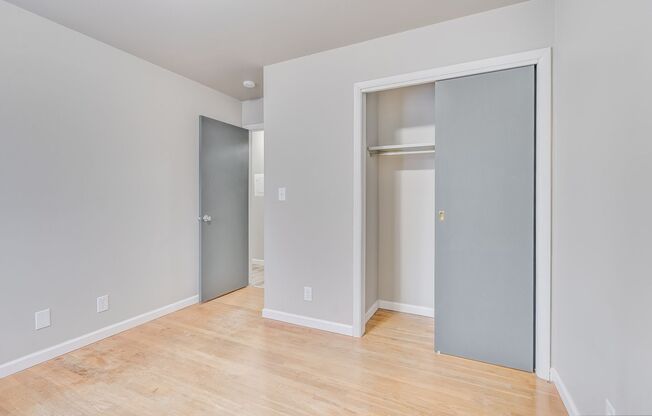 2 beds, 1 bath, 725 sqft, $999, Unit 1645-10
