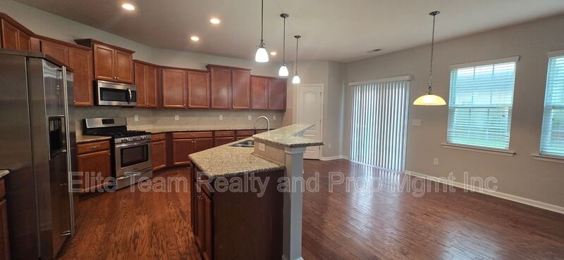 10427 PAISLEY ABBEY LN