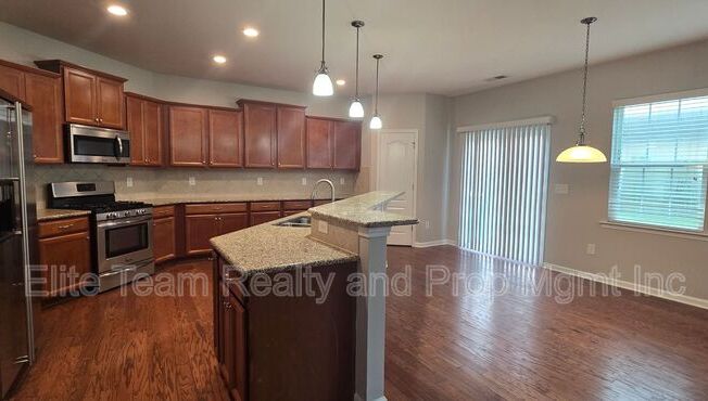10427 PAISLEY ABBEY LN