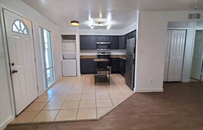 2 beds, 1 bath, 850 sqft, $1,395, Unit 114