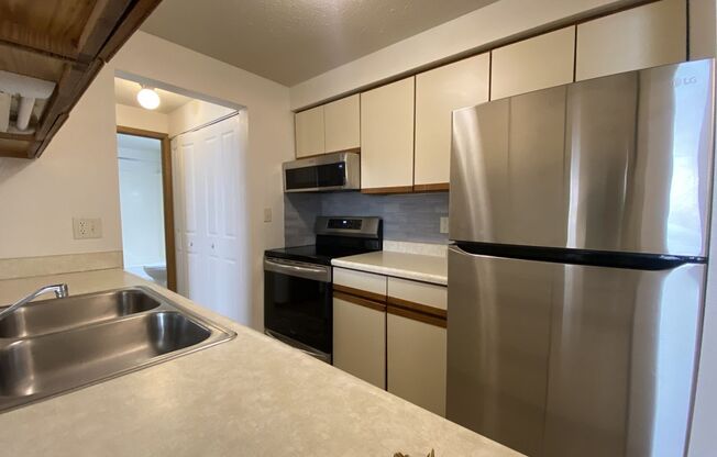 $1,095 | 2 Bedroom, 1 Bathroom Apartment | No Pets | Available for an August 1st, 2026 Move In!