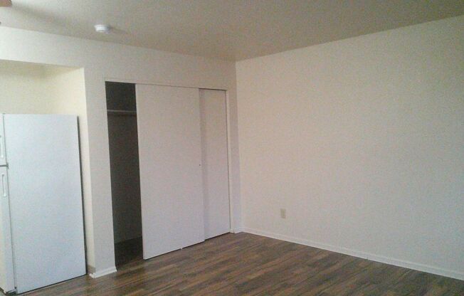 Studio, 1 bath, 400 sqft, $995, Unit 2057-07