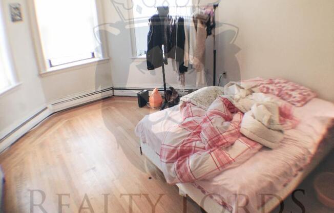 1422 COMMONWEALTH AVE