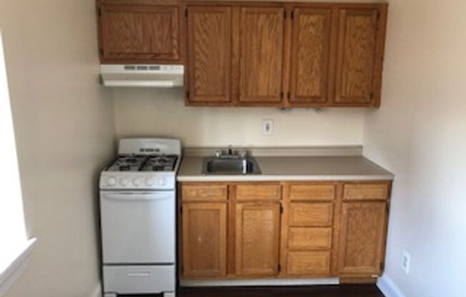 1 bed, 1 bath, 425 sqft, $1,240, Unit C-12