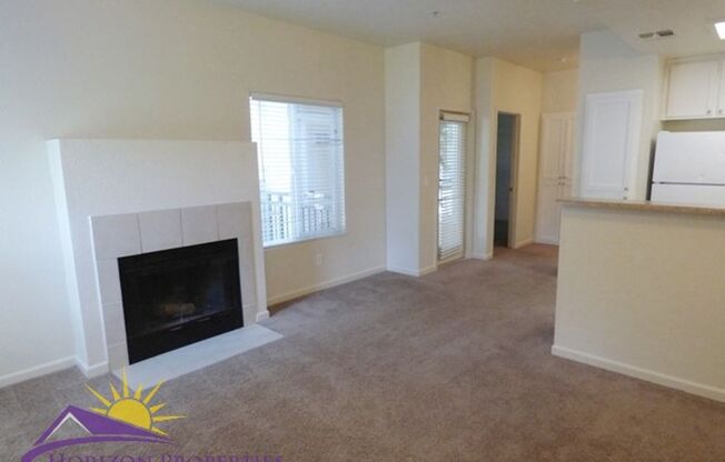 Cozy Second Floor 1 Bed 1 Bath 703 sqft Waterford Place Condo in Folsom