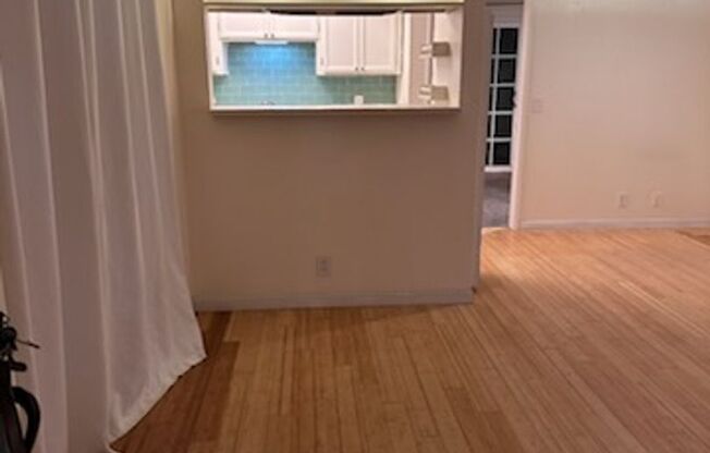 1 bed, 1 bath, $2,200, Unit UNIT 2