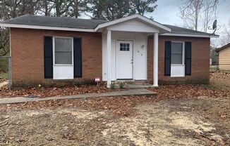 Charming 3-Bedroom Home with Fenced Backyard!