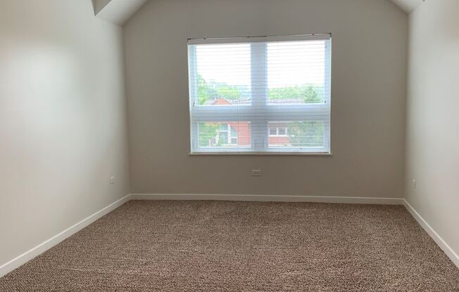 2 beds, 2 baths, 1,318 sqft, $3,412, Unit 354