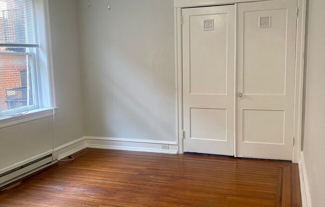 Studio, 1 bath, 330 sqft, $900, Unit 304