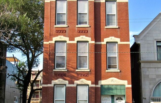 Cozy 1 Bed / 1 Bath - River West