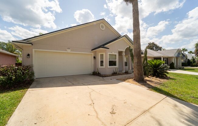 New Listing in Desirable Eagle Creek! 3/2/2