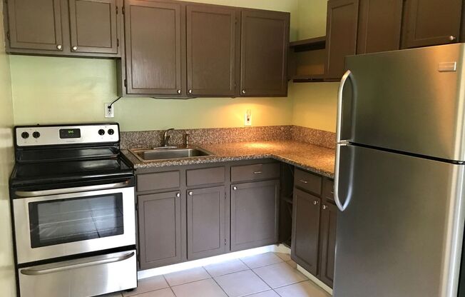 3 beds, 1 bath, $2,300