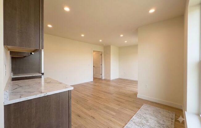 1 bed, 1 bath, $1,600, Unit 881-104