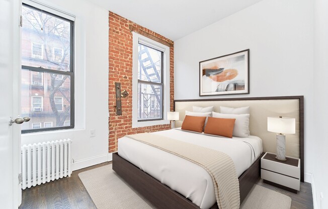 319 E 83 ST