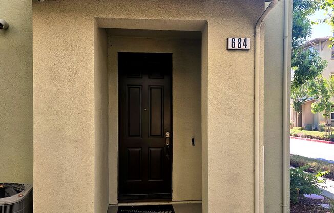 684 MODERN Ice Dr San Jose Ca
