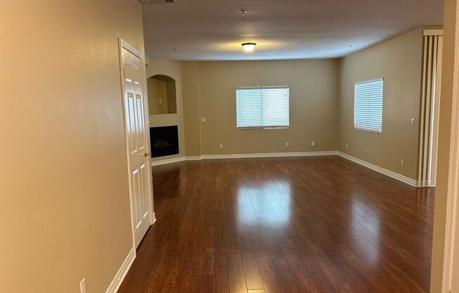 3 beds, 2.5 baths, 1,590 sqft, $3,500, Unit 4