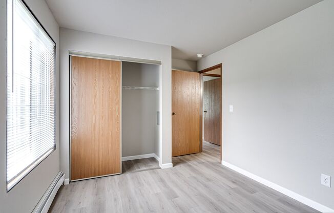 2 beds, 1 bath, 850 sqft, $999, Unit B202