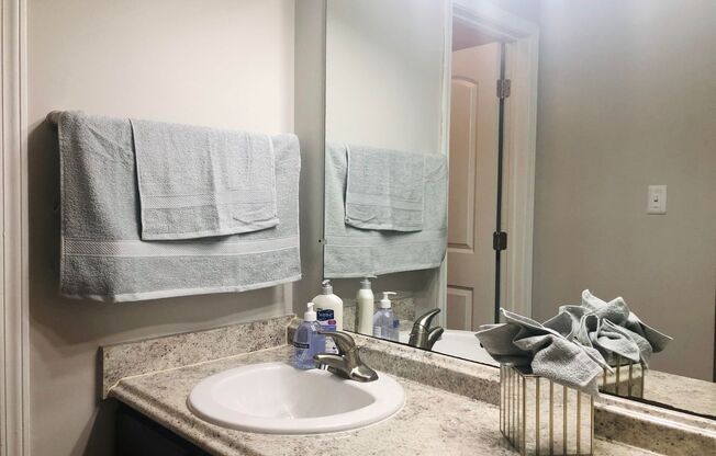 2 beds, 2 baths, 1,150 sqft, $1,599, Unit 0603