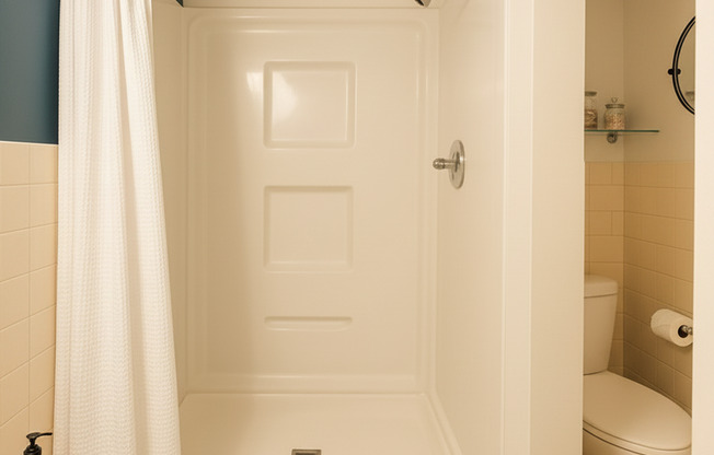 2 beds, 1 bath, $1,349, Unit Unit 112