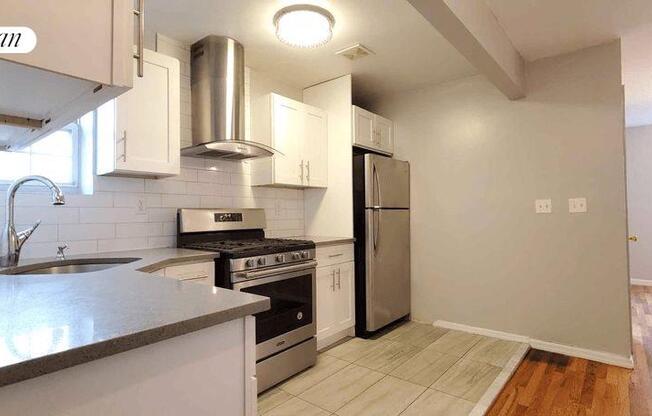 3 beds, 1 bath, $3,489, Unit 2