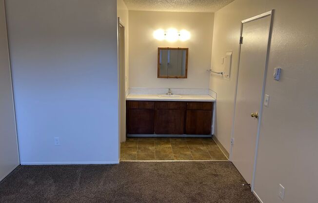 1 bed, 1 bath, 540 sqft, $1,250, Unit 23