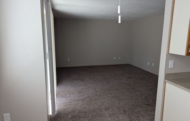 2 beds, 2 baths, 950 sqft, $1,350, Unit 24