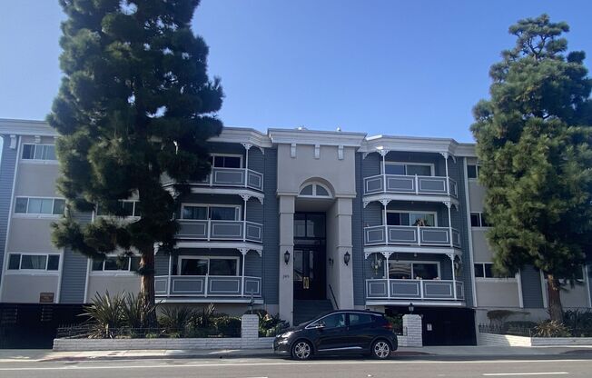 2 Bedroom Hermosa Beach Condo - Close to Everything!