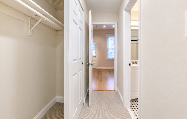 1 bed, 1 bath, $2,500, Unit 103