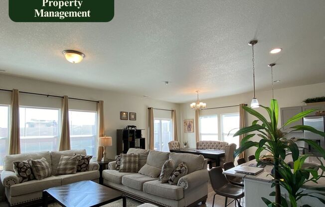 Stunning 3 Bedroom in NE Springs!